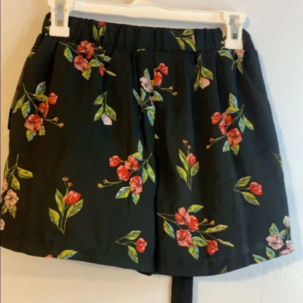floral shorts